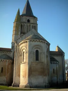 Iglesia de Aulnay-de-Saintonge - Iglesia de San Pedro (románica)