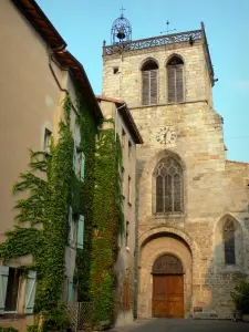 Iglesia de Courpière - La iglesia románica de Saint-Martin y su torre gótica, en el Parque Natural Regional Livradois