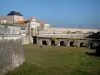 Île de Ré - Saint Martin de Re: vestingwerken (muren) en deur Toiras