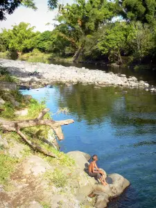 Îlet Bethléem - Détente au bord de la rivière des Marsouins