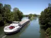 L'Isle-Adam - Péniche naviguant sur la rivière Oise