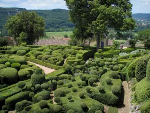 Jardines de Marqueyssac - Árboles de caja, en el valle de la Dordogne, en Périgord