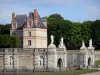 Jardins du château de Fontainebleau - Pavillon Sully et statues (sculptures)