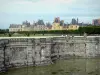 Jardins du château de Fontainebleau - Bassin des cascades, grand parterre (jardin à la française) et façades du palais de Fontainebleau