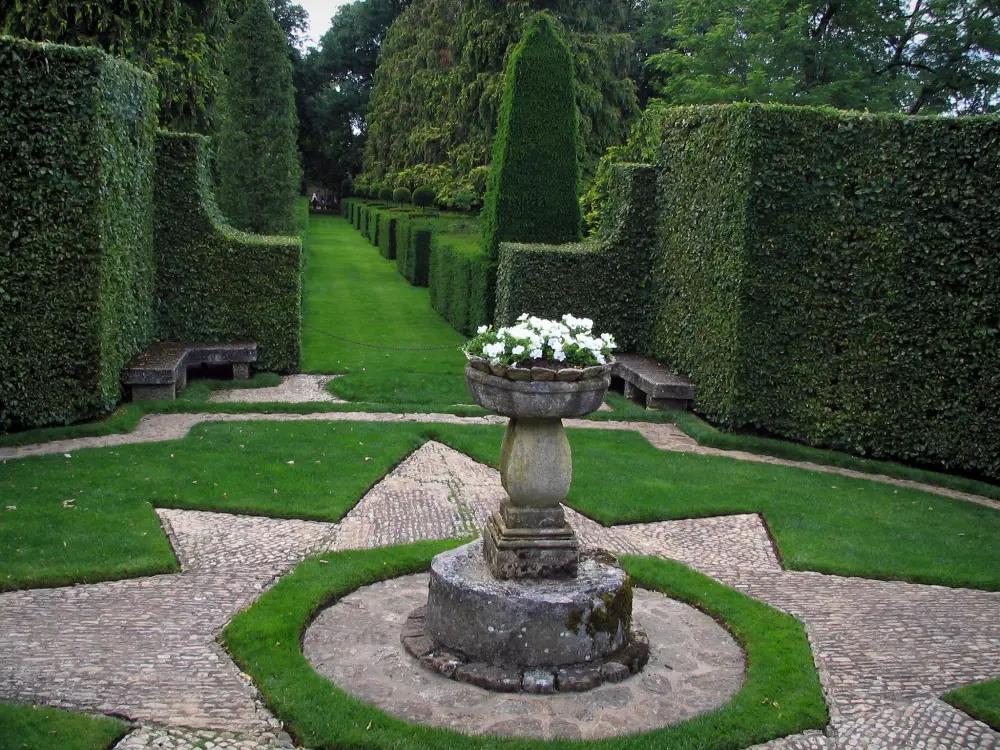 Les jardins du manoir d'Eyrignac - Jardins du manoir d'Eyrignac: Jardin à la française (jardin de verdure)