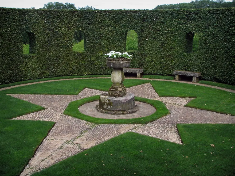 Les jardins du manoir d'Eyrignac - Jardins du manoir d'Eyrignac: Jardin à la française (jardin de verdure)