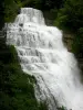 Jura Landschaften - Stätte der Wasserfälle des Hérisson: Wasserfall Eventail