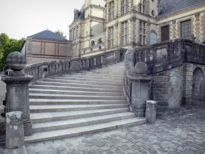 Kasteel van Fontainebleau - Horseshoe trap in de Cour du Cheval Blanc (Hof van Afscheid)