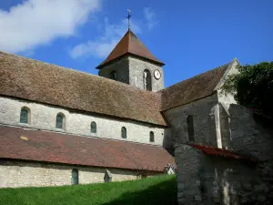 Kerk van Crugny - St. Peter's Church, in de vallei van Ardre