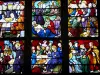 Kerk van les Iffs - Binnen in de kerk: glas in lood (ramen)