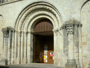 Kerk van Layrac - Portaal van de kerk Saint-Martin