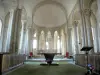 Kerk van Saint-Révérien - In de Romaanse kerk van Saint-Reverien: koor en de kooromgang