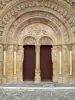 Kirche von Morlaàs - Skulptiertes Portal der romanischen Kirche Sainte-Foy