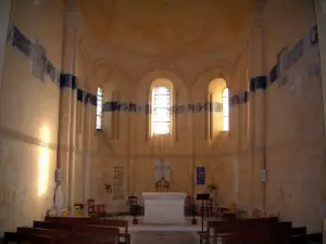 Kirche von Rétaud - Innere der romanischen Kirche, in der Saintonge