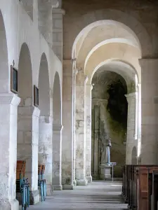 Kirche von Vignory - In der romanischen Kirche Saint-Etienne