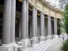 Klein Paleis –Beeldende kunst Museum Beaux-Arts van Parijs - Café terras onder de zuilengalerij tuin