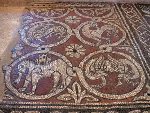 Kloster Ganagobie - Innere der Kirche des Benediktinerklosters: mittelalterliche Mosaiken (romanische Mosaiken)