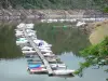 Lac de Grandval - Base nautique de Garabit : bateaux du port de plaisance