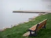 Lac de Nantua - Banc avec vue sur le lac ; dans le Haut-Bugey