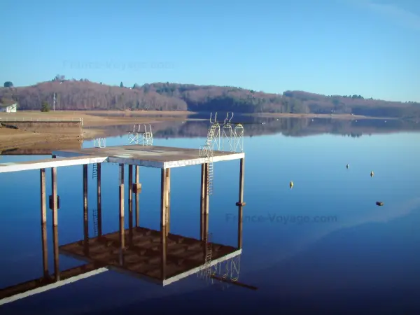 Le lac de la Triouzoune - Guide tourisme, vacances & week-end en Corrèze