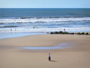 Lacanau-Océan - Sandy beach and Atlantic Ocean 