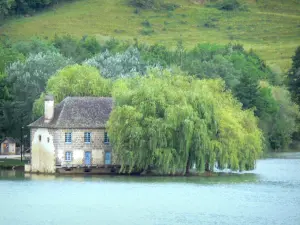 Lago del Causse corrézien - Moulin de Lissac al Lago del Causse, nella valle del Couze