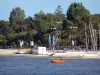 Lago de Hourtin-Carcans - Deportes acuáticos en la playa Maubuisson en la ciudad de barras