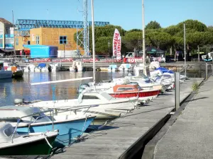 Lago de Hourtin-Carcans - Marina Hourtin y barcos amarrados