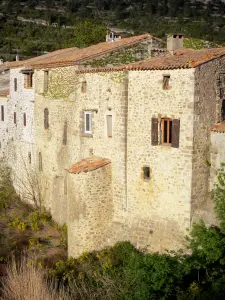 Lagrasse - Steinfassaden des mittelalterlichen Ortes