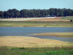 Lakes of Upper Charente - Lavaud lake, shores, fields and trees