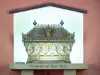 Lalouvesc - Interno della Basilica di St. Regis: teca contenente le ossa di San Regis