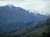 Landesinnere von Korsika - Berge mit einigen verschneiten Gipfeln