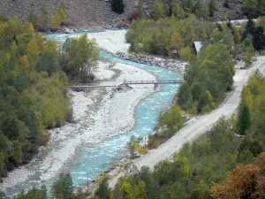 Landscapes of Dauphiné - Vénéon valley (Écrins massif - Oisans): Vénéon stream, road and trees