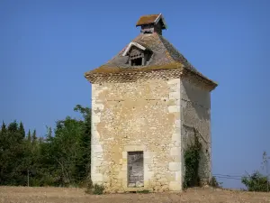 Landscapes of the Gascony - Dovecote of Sarrant in the confines of Lomagne 