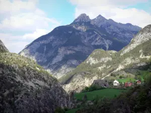 Landscapes of the Hautes-Alpes - Queyras Regional Nature Park: houses, prairies and mountains