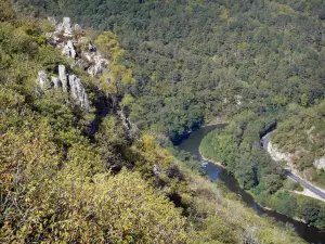 Landschaften des Aveyron - Grüne Landschaft der Schluchten des Lot