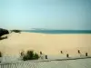 Landschaften der Gironde - Sandstrand mit Blick auf das Meer und die Düne Pilat