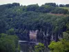 Landschaften des Périgord - Bäume am Rande des Flusses