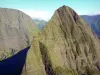Landschaften der Réunion - Nationalpark der Réunion: Berg Cabris im Herzen des natürlichen Talkessels Mafate