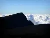 Landschaften der Réunion - Nationalpark der Réunion: Bergmassiv des Vulkans Piton de la Fournaise und Wolkenmeer