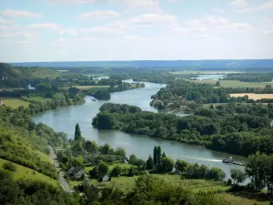 Landschappen van de Eure - Panorama van de kust van Two Lovers: met uitzicht op de rivier de Seine en de groene oevers (Seine vallei) van de site van Two Lovers