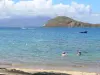 Landschappen van Guadeloupe - Sacred : strand Anse de voorkant met uitzicht op de zee, het eilandje Cabrit en het eiland Basse - Terre op de achtergrond