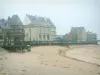 Landschappen van de kust van de Loire-Atlantique - Huizen en zandstrand