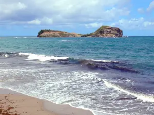 Landschappen van Martinique - Bekijk het eilandje Santa Maria en de Atlantische Oceaan