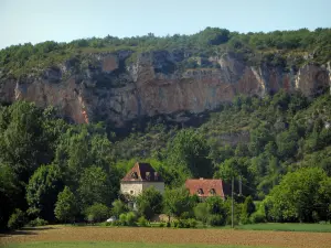 Landschappen van de Quercy - Cliffs, huizen, bomen en veld