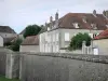 Langres - Muren en huizen van de oude stad