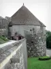 Langres - Las paredes y las torres de Navarra y de Orval