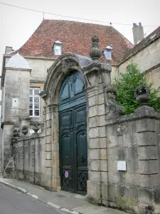 Langres - Portal de Salón Piétrequin dijo Piépape