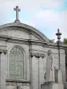 Langres - Fachada de la iglesia de Saint-Martin y la estatua de Juana de Arco