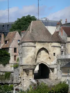 Laon - Ardon y las casas de puertas en la ciudad